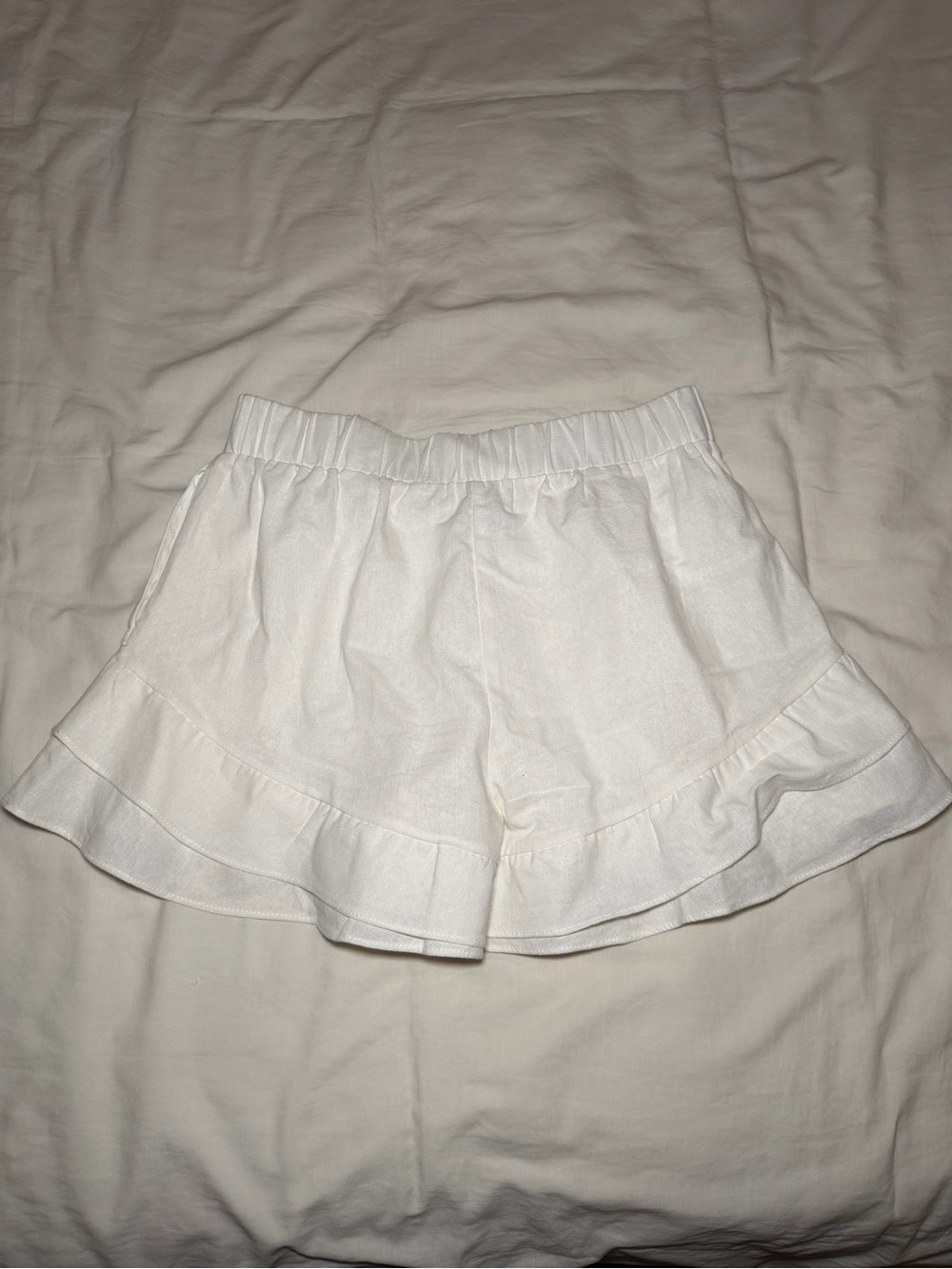 White Ruffle-Hem Shorts - Picture 2 of 3